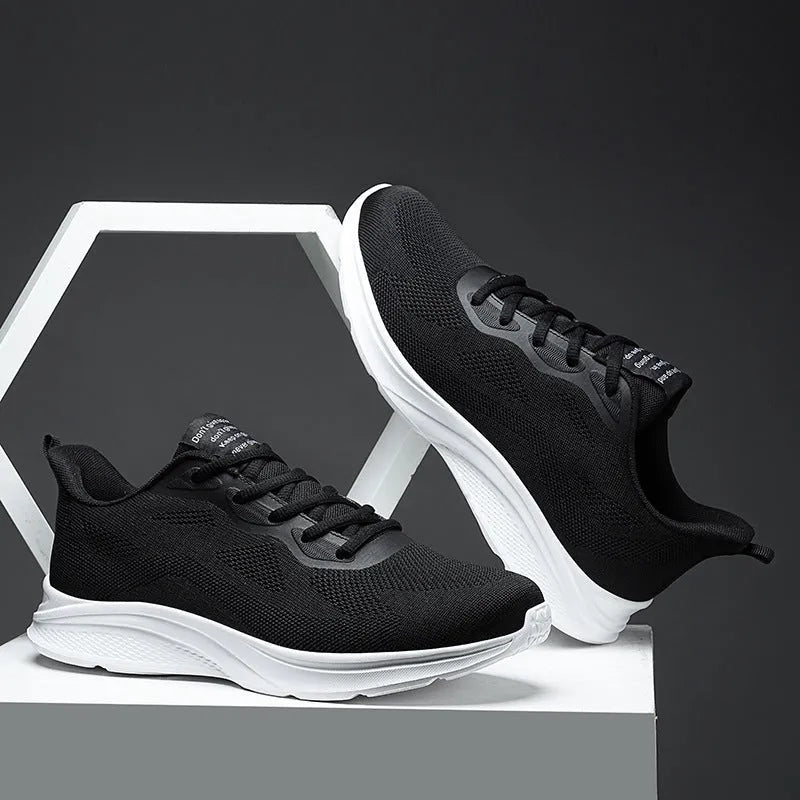 Men's lace-up running shoes with mesh upper, low-top platform sole, solid colour design, spring casual wear