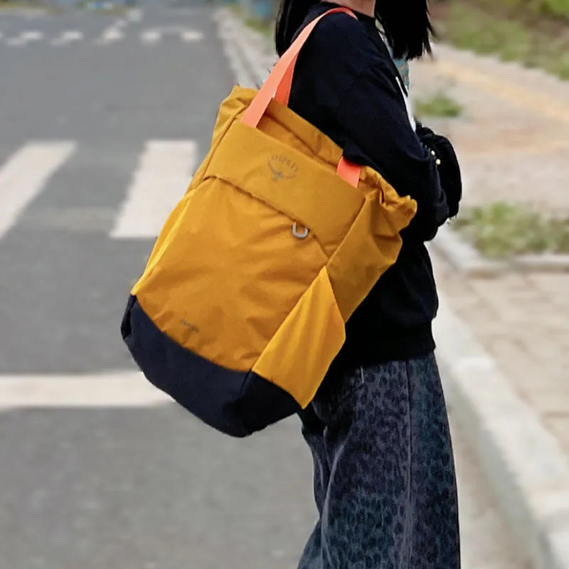 Large 20-litre waterproof backpack in Oxford fabric, shown in army green, suitable for sports and commuting