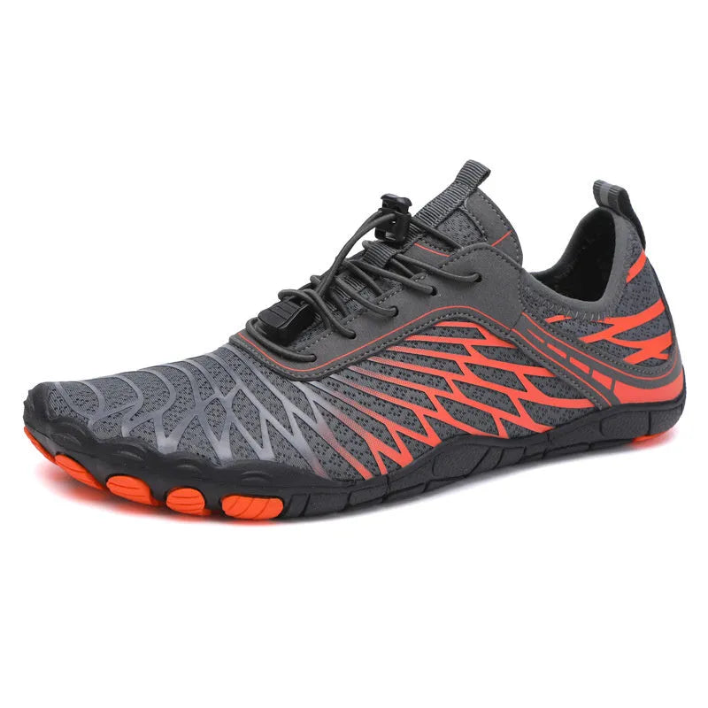 Outdoor lace-up sport shoes in multiple colours with rubber soles and breathable construction