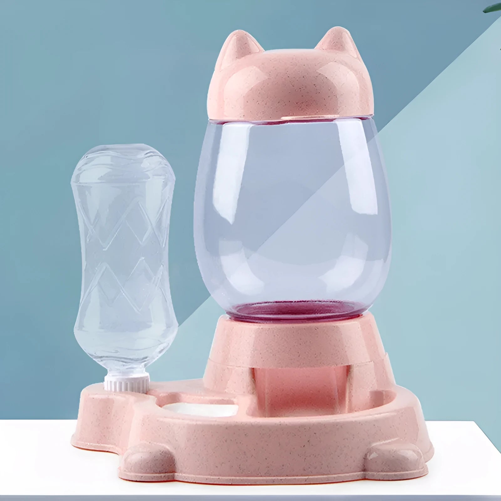 Pet automatic feeder two-in-one with green PP resin body, 300ml water bottle and 800ml food bucket on non-slip base