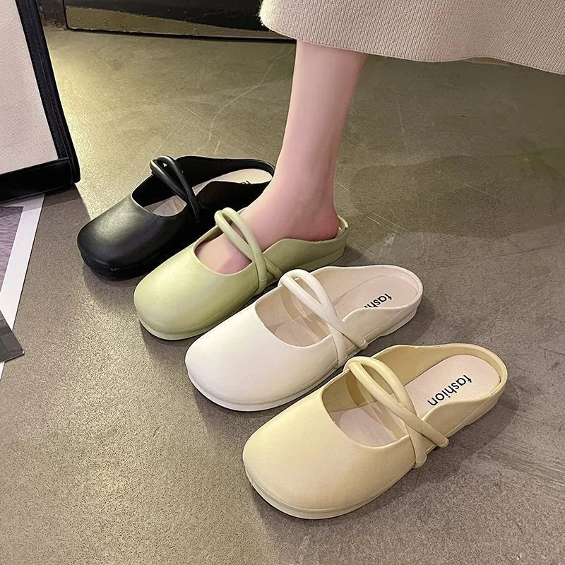 Women's baotou summer sandals with plastic upper in black, beige or green with flip-flop styling