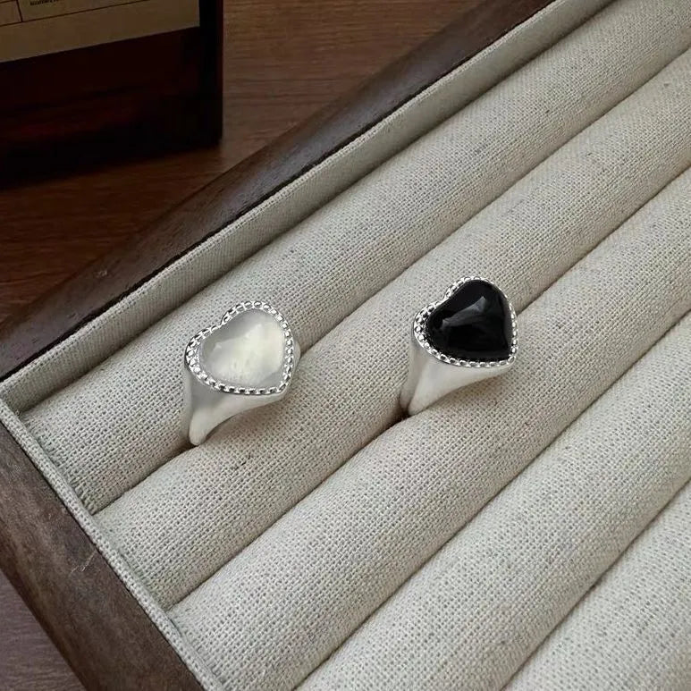 S925 sterling silver ring with heart-shaped black agate and adjustable opening