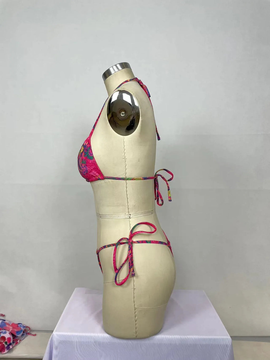 Women's pink nylon bikini two-piece set for swimming and wading activities