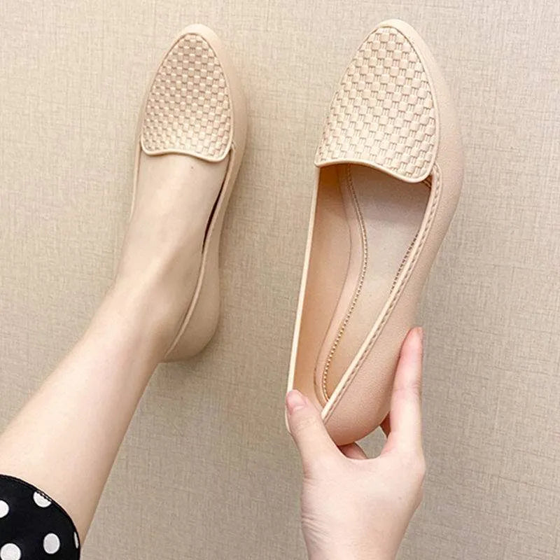 Women's Baotou anti-slip flat sandals with PVC upper in black, slip-on style for summer commute