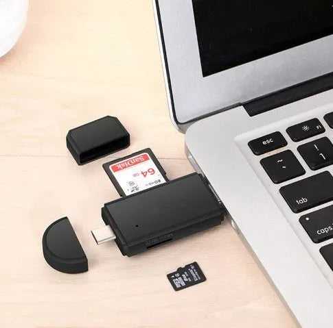 Black three-in-one card reader with Micro USB and USB 2.0 plugs, SD and Micro SD slots, 9g ABS body