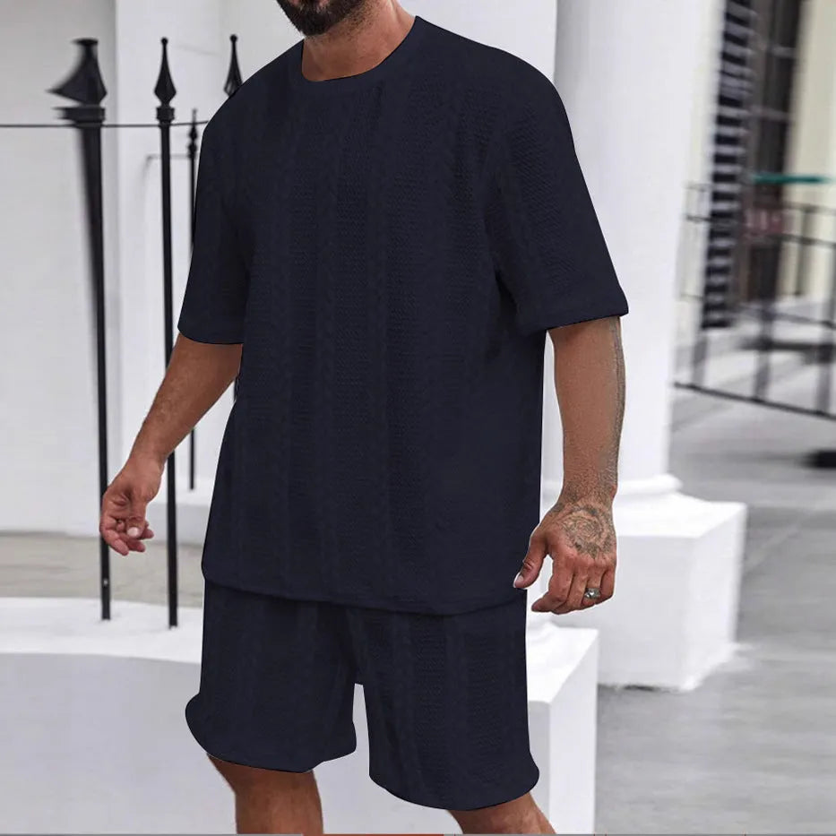 Men's knitted polyester summer casual set with round neck pullover and matching shorts in solid colour jacquard design