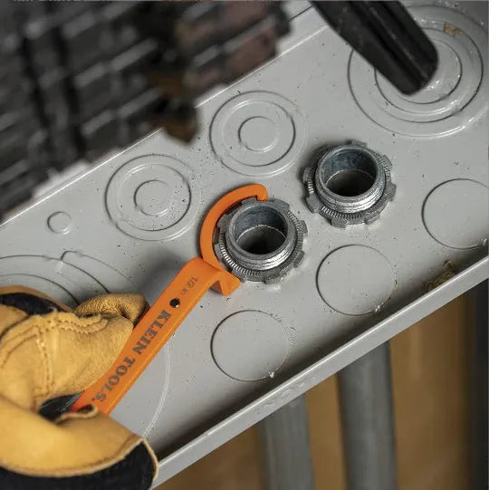 Crescent magnetic suction wrench catheter locking three-piece spanner set in orange, grey, and black.