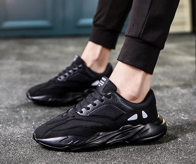 PELIAM low-top trainers in black or grey, sizes 39-44, foot length 245-270mm