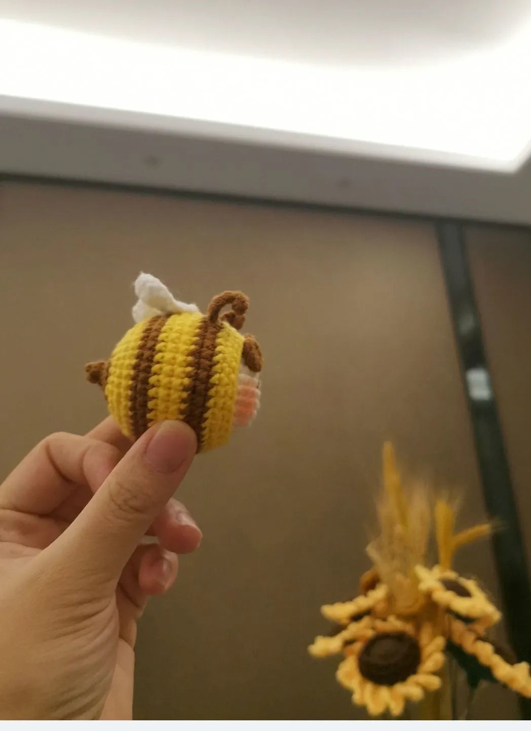 Handmade crocheted bee colonies for woolen dolls in plush with pendant decoration