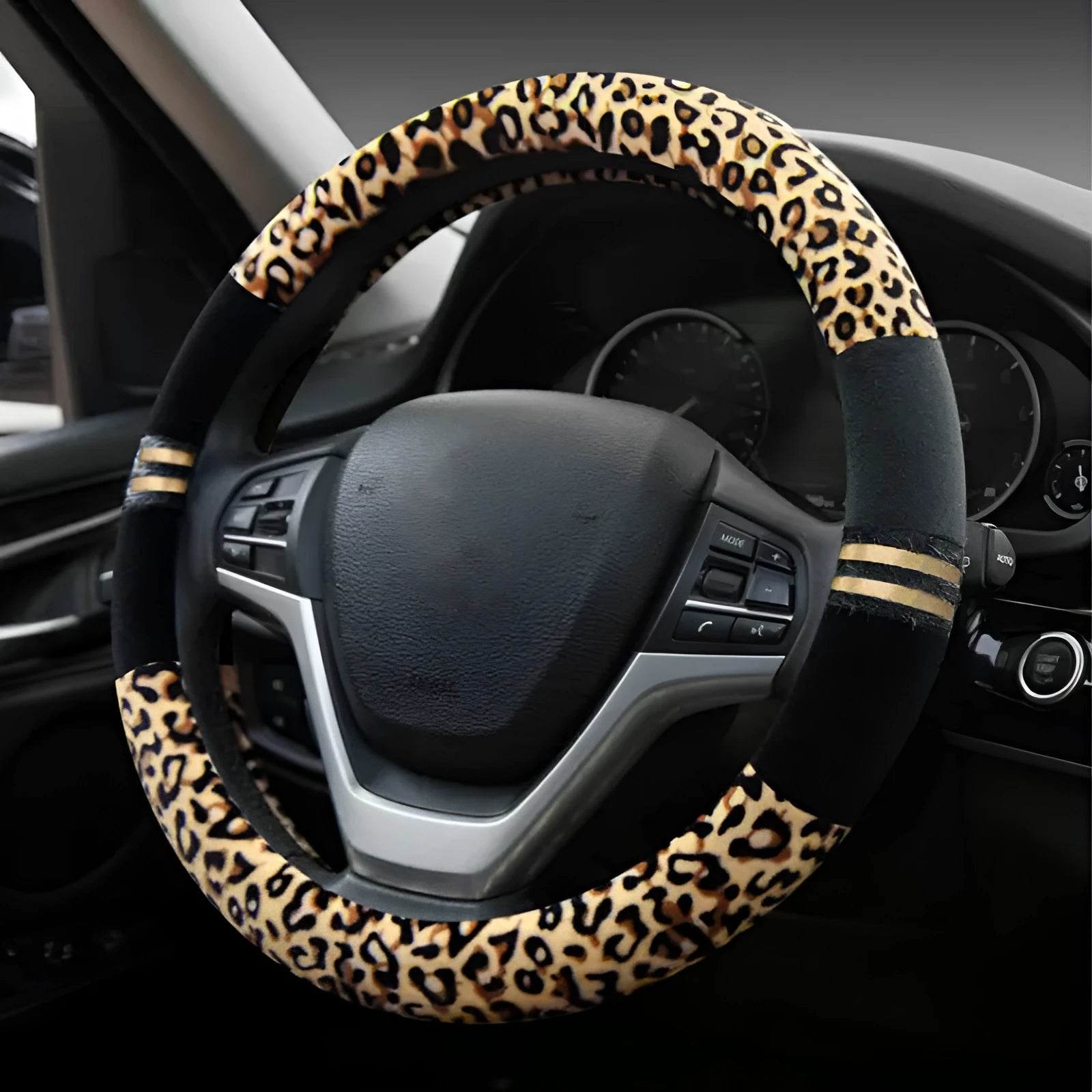 Plush car steering wheel cover with leopard grain pattern in beige, for GM models, 38cm diameter