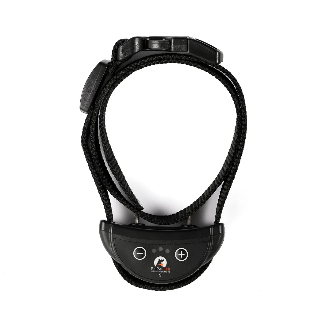 Compact voice control anti-bark collar in black with adjustable sensitivity for medium dogs neck 17-50cm