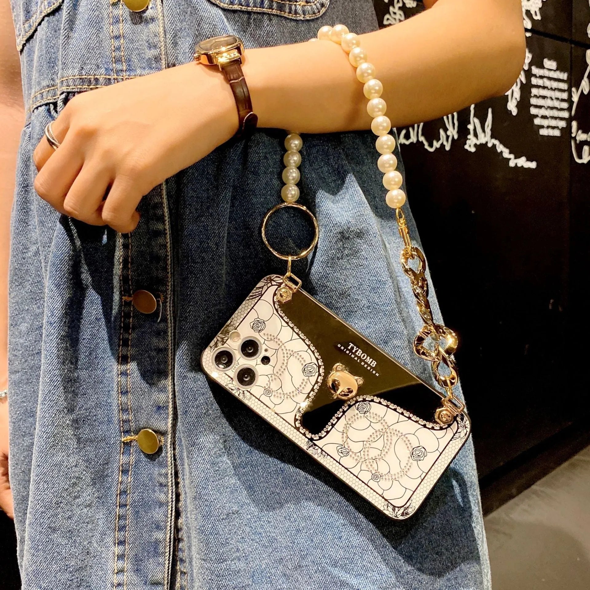Chain charming fox mirror mobile phone case with diamond decoration in white colour for iPhone