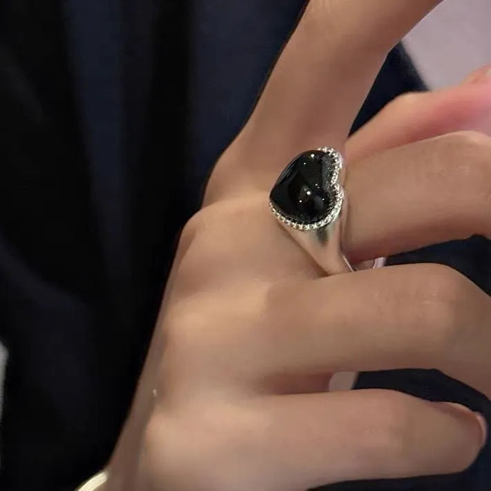 S925 sterling silver ring with heart-shaped black agate and adjustable opening