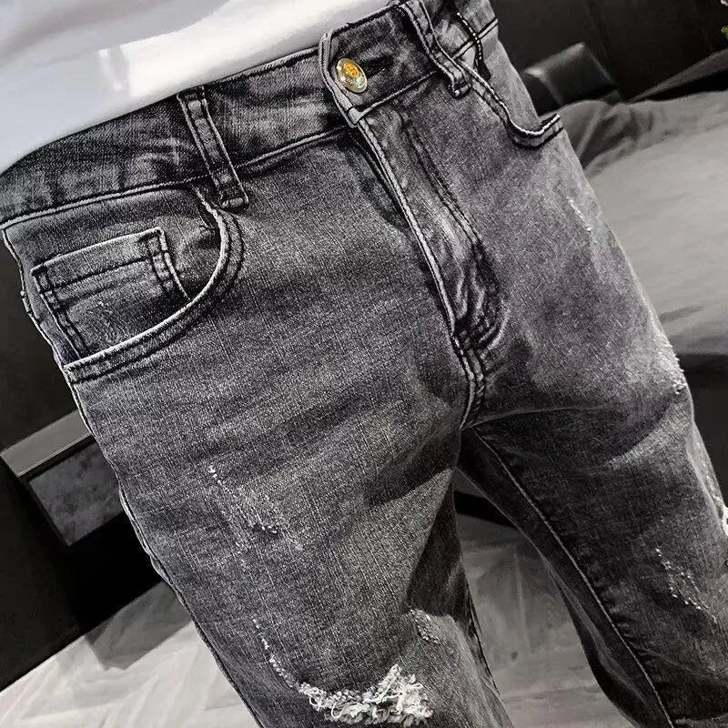 Men's high waist denim jeans trousers with button fly in cotton fabric