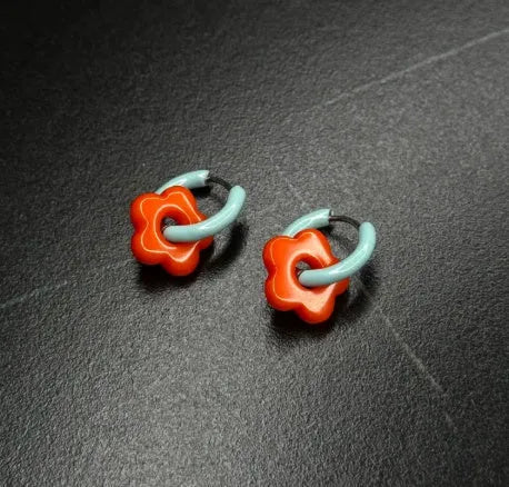 Galvanised geometric Chinese-style earrings with petal elements in zinc alloy