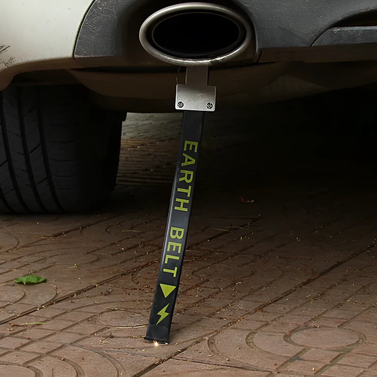 Black car electrostatic grounding belt with 370mm rubber-coated copper chain for static discharge.