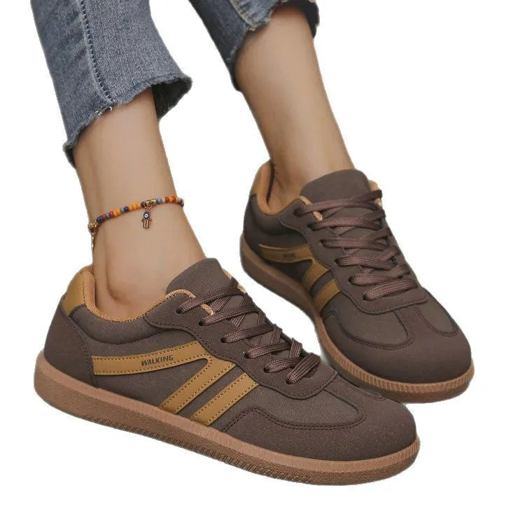 Retro training shoes sneaker with round toe, low top design and front lace-up in multiple colour options