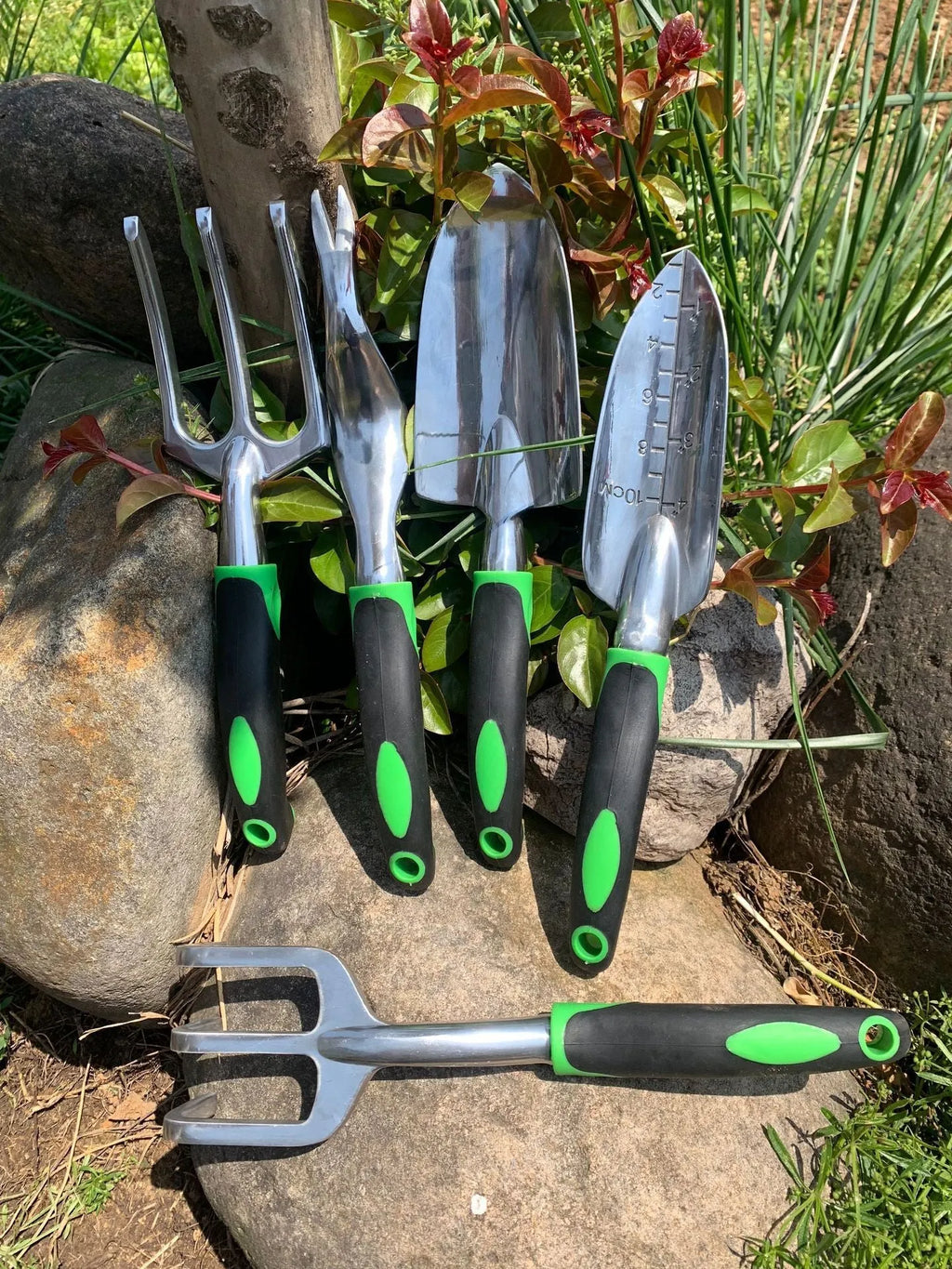 9-piece green aluminium alloy garden tool set with silicone two-colour handles for nursery seedling cultivation