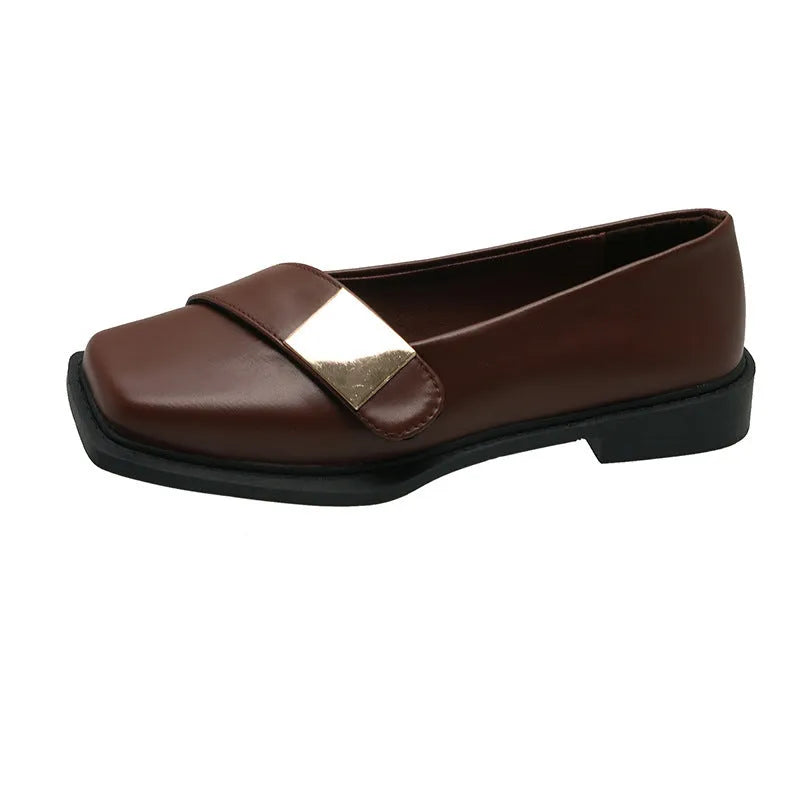 Women's square toe flat-heeled loafers with metal buckle in artificial leather