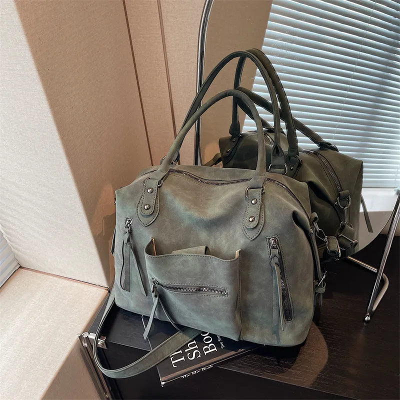 Retro textured women's large-capacity PU messenger bag in black with stitching detail, 36x25x13cm