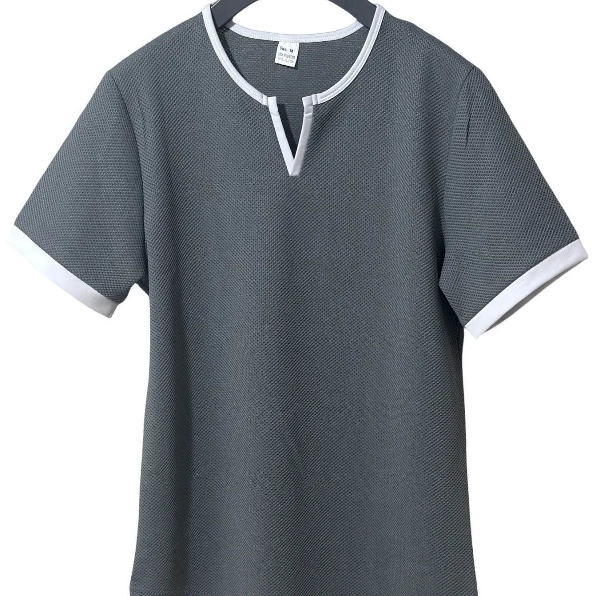Men's colour-block V-neck sports t-shirt in waffle-textured polyester fabric