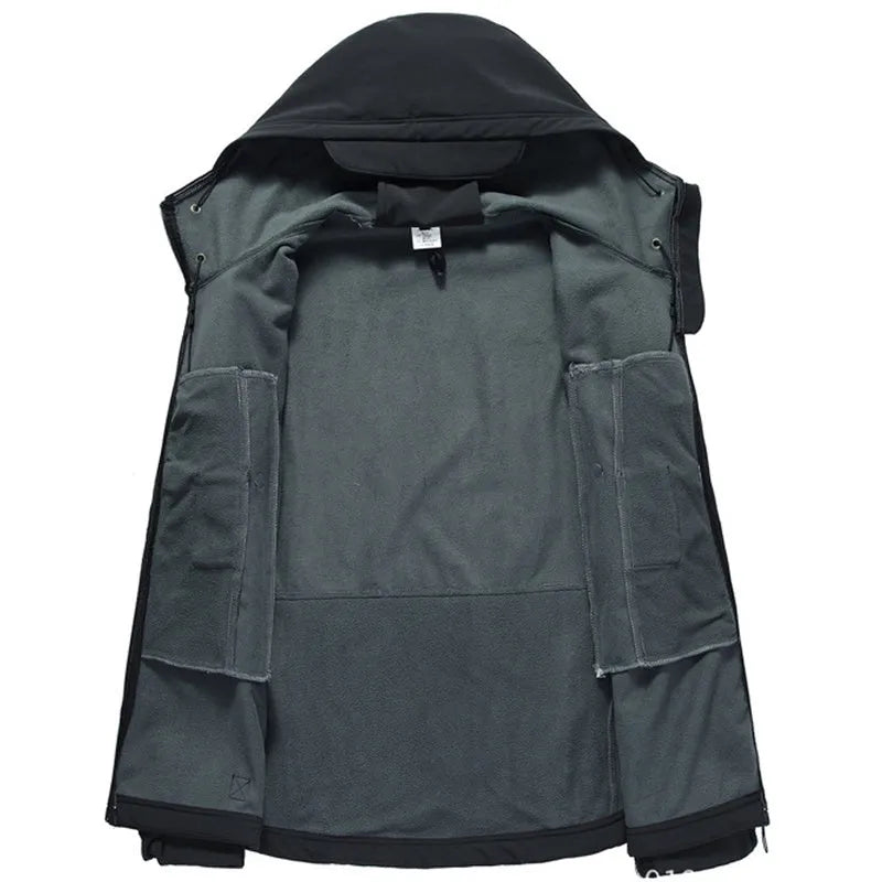 Men's windproof hooded soft shell jacket in black polyester fibre with front zipper and hood