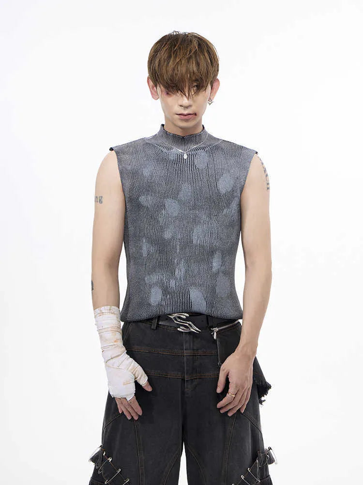 Men's black silver pastebrushing wool turtleneck vest with sleeveless design and stand collar