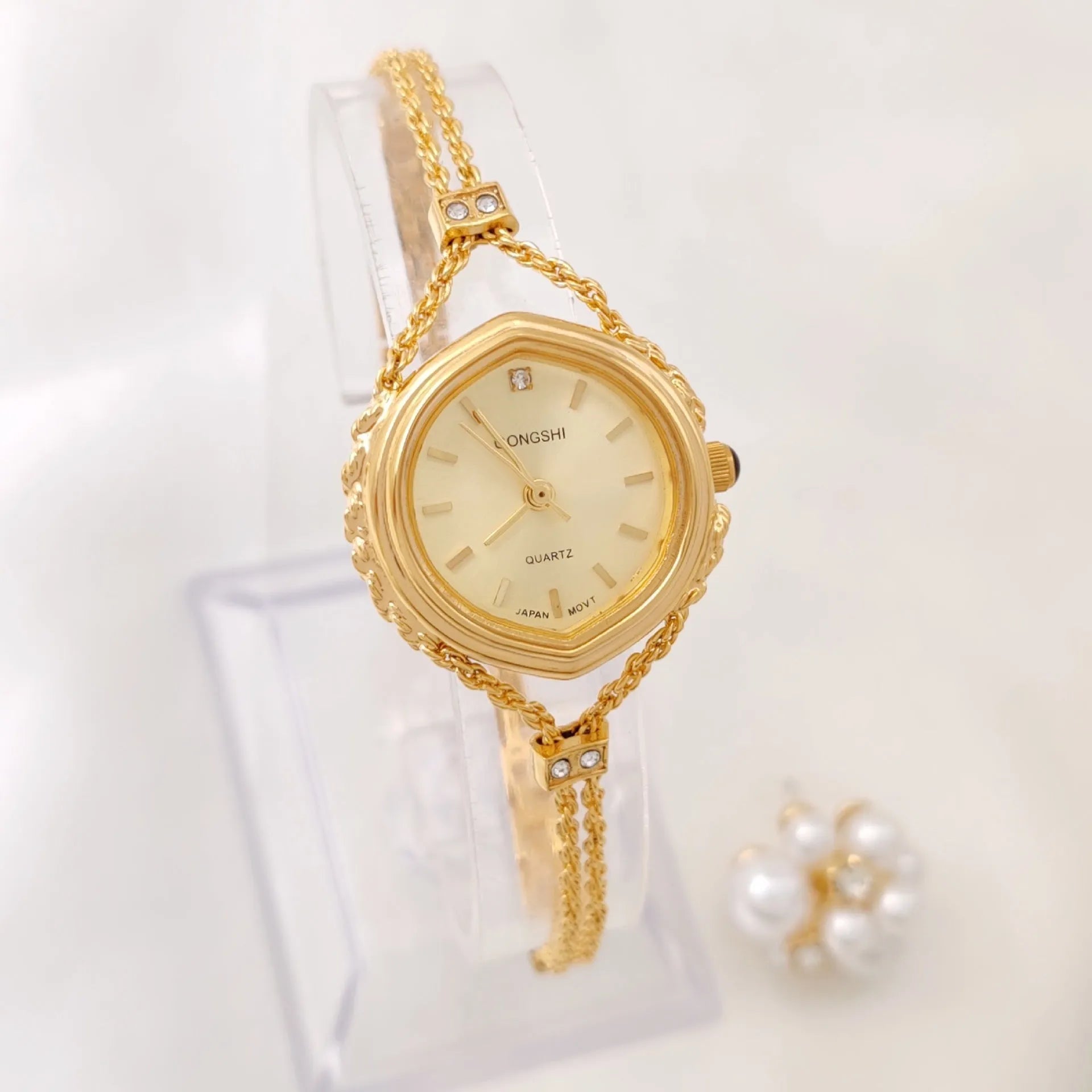 Women's Mori style quartz watch with 25mm dial on 19cm chain strap