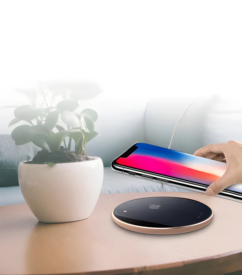 Ultra-thin aluminum alloy wireless charging pad in gold colour with LED indicator light