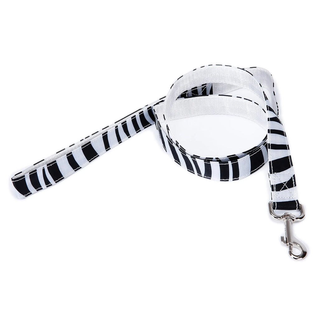 Black Christmas plaid stripe pet traction rope measuring 120cm length