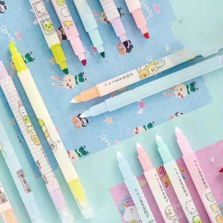 Set of eight erasable plastic highlighters measuring 16cm each with a neutral pen