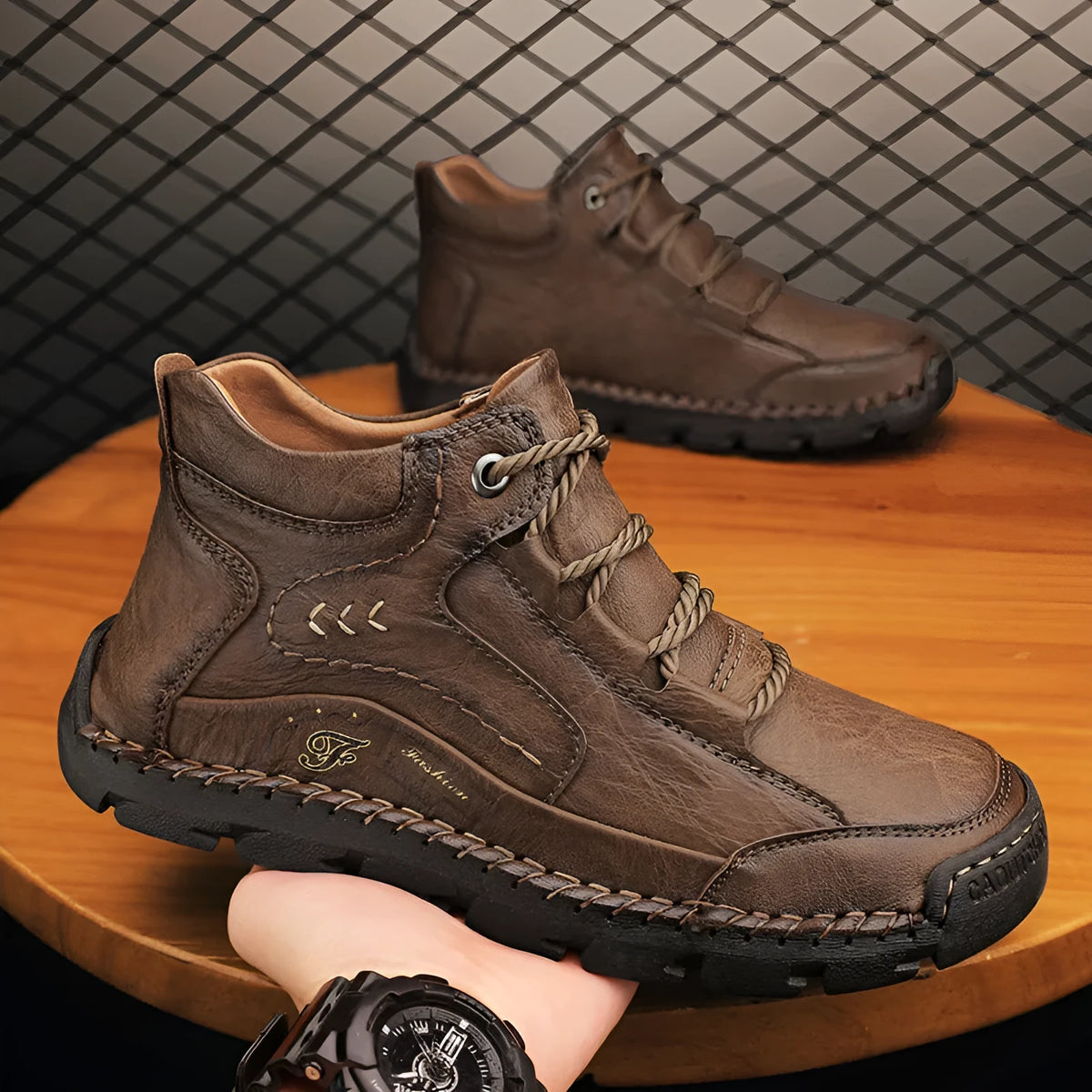 Men's fleece-lined mid-top PU leather casual shoes in black with non-slip stitched sole