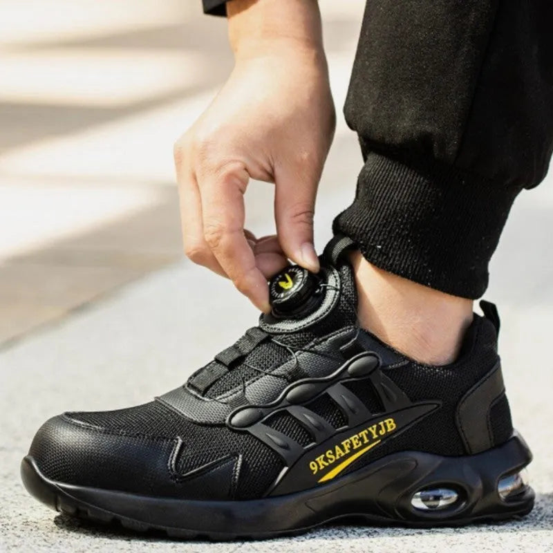 Men's breathable anti-smash steel toe safety shoes in black suede with rubber sole