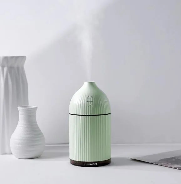 White USB-powered ultrasonic aromatherapy diffuser and humidifier with LED light, 300ml capacity