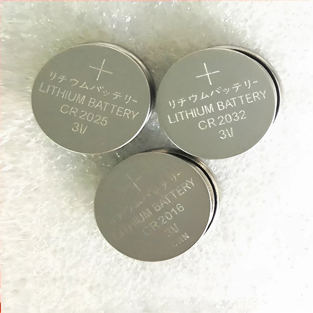 3V button batteries showing CR2032, CR2025 and CR2016 models with 20mm diameter
