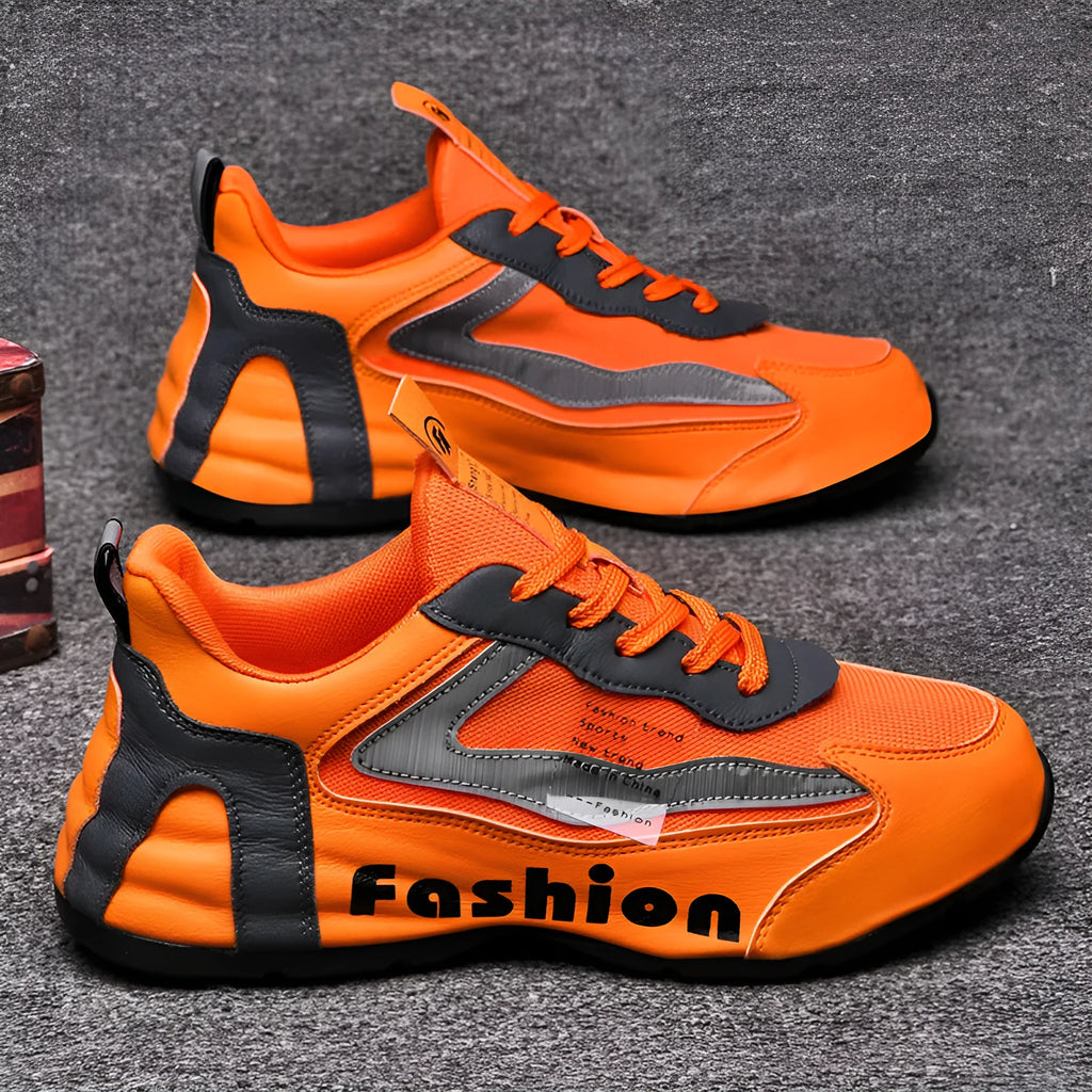 Men's breathable mesh sports shoes in black, low top lace-up with rubber sole and mid heel