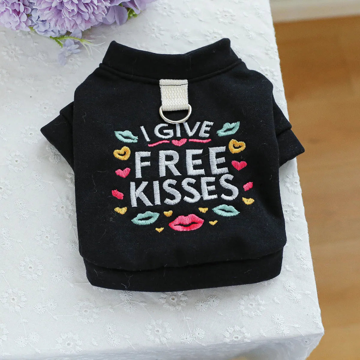 Casual pet sweater with kiss pattern design for dogs and cats in autumn winter wear