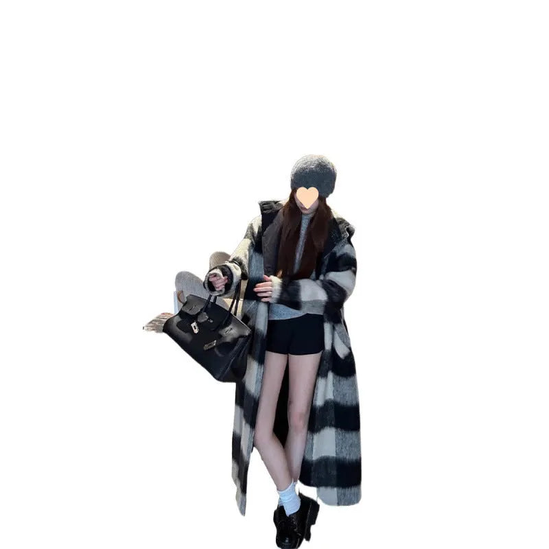 Mid-length loose woolen coat in beige black plaid, sizes L to 4XL.