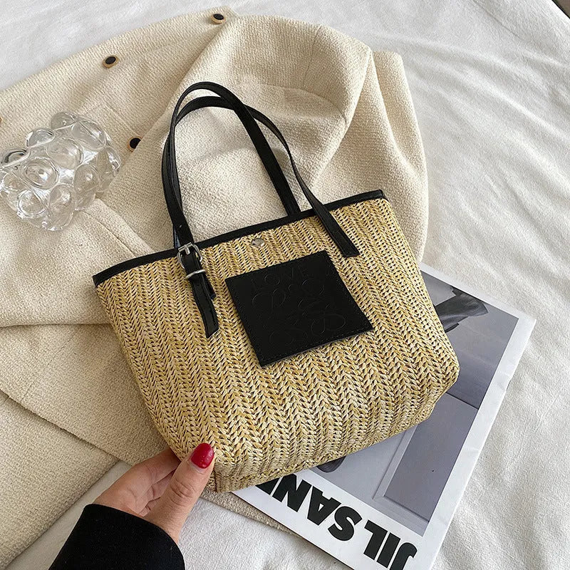 Women's woven straw shoulder bag in European American retro style with three-dimensional pockets