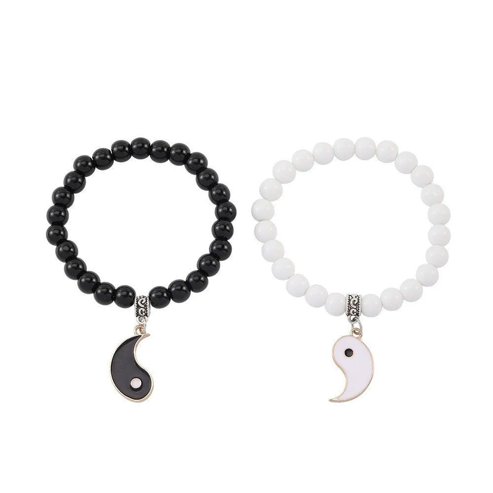 Geometric eight-diagram shaped alloy bracelet with electroplated finish