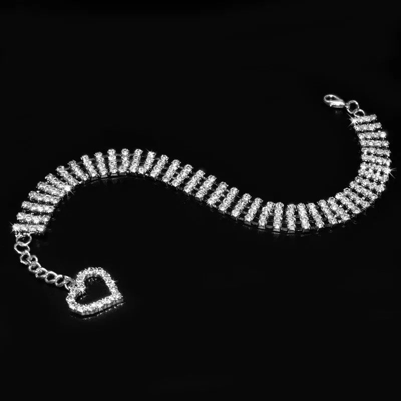 Four-row rhinestone pet collar with heart-shaped chain in white pink and blue for dogs and cats
