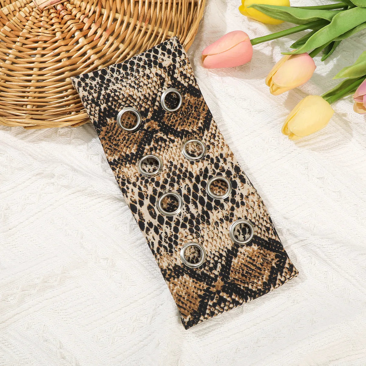 Hollow metal pullover hair band for exercise in leopard print colour