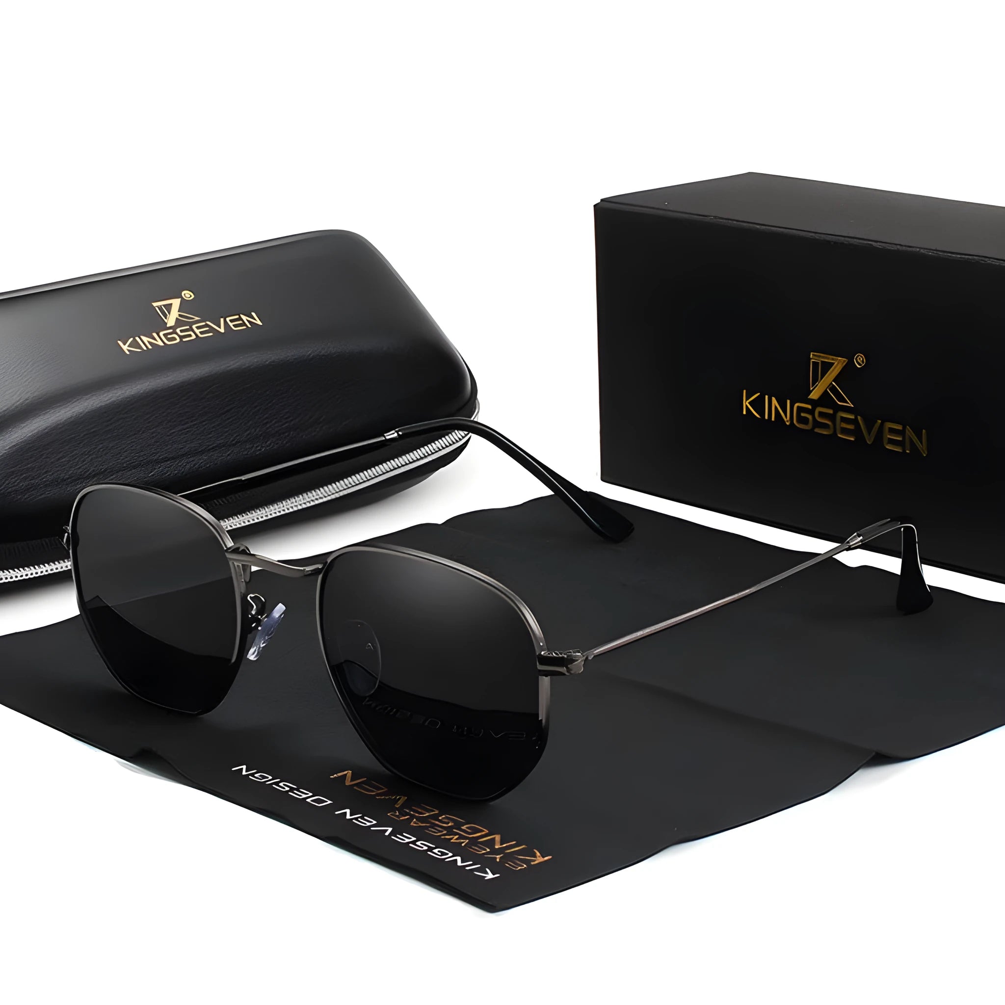 Classic round sunglasses for men with a retro frame in gun grey colour with UV400 lenses