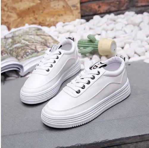 Breathable women casual sneaker with microfiber leather upper and rubber outsole in black