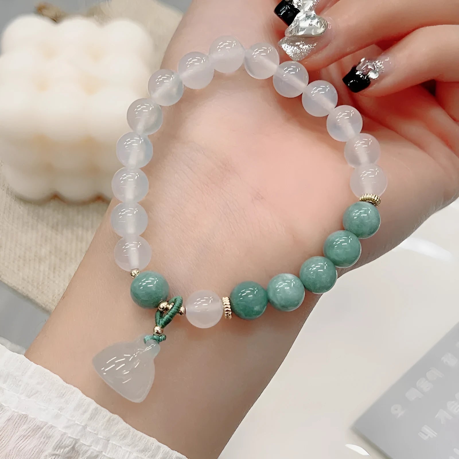 Women's retro Chinese style agate lotus seedpod bracelet with manual craftsmanship and traditional jade accents