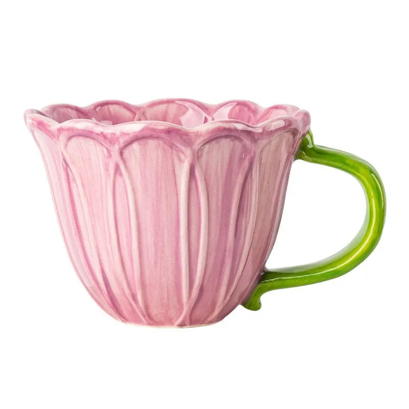 Ceramic breakfast cup with floral pattern, 500ml capacity, in red and purple colours.