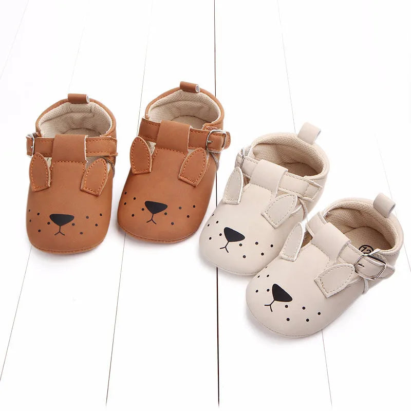 Spring autumn cartoon animal baby shoes in beige panda design with matte nubuck leather upper and soft non-slip sole.