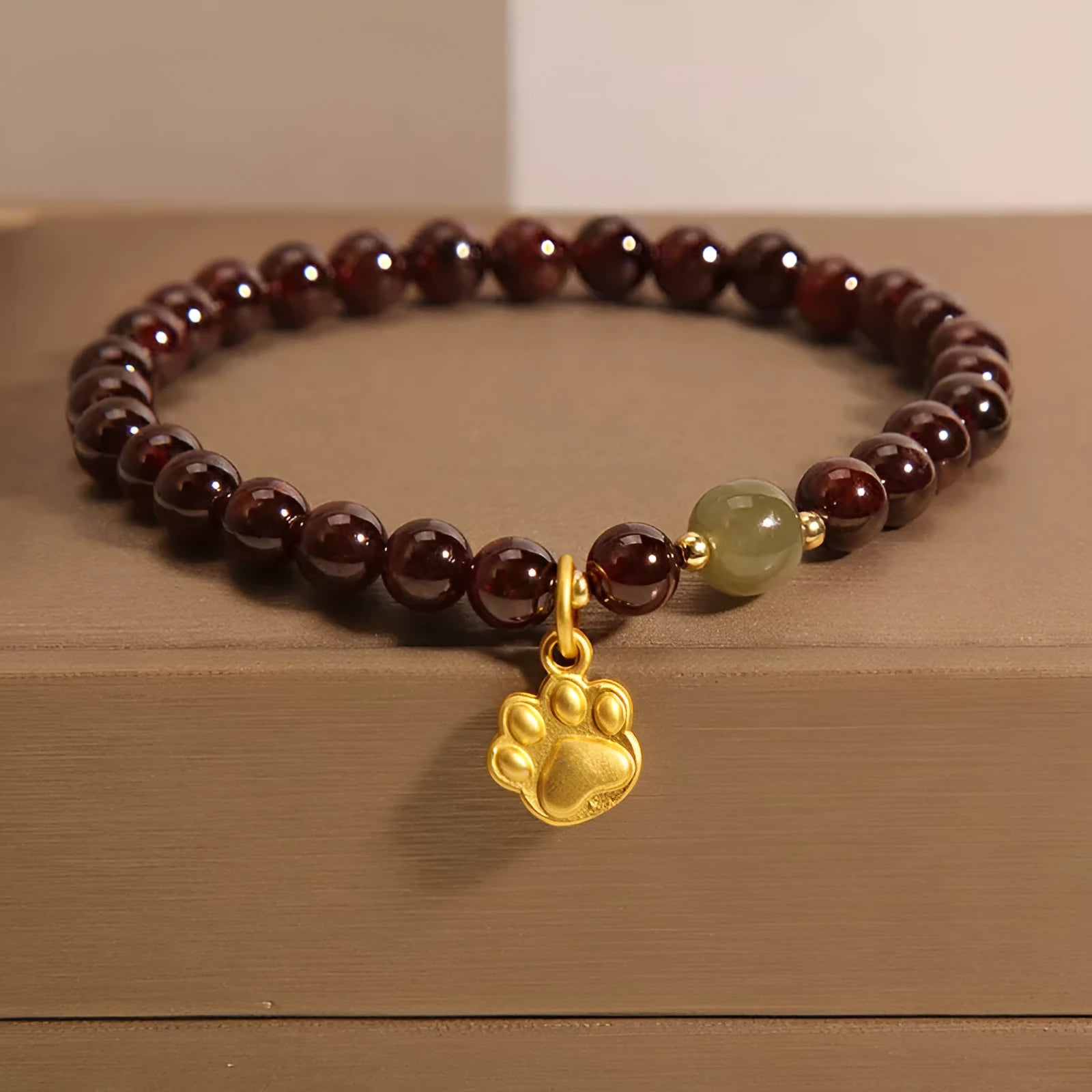 Cat's paw garnet crystal bracelet for women with adjustable design and original jewellery styling