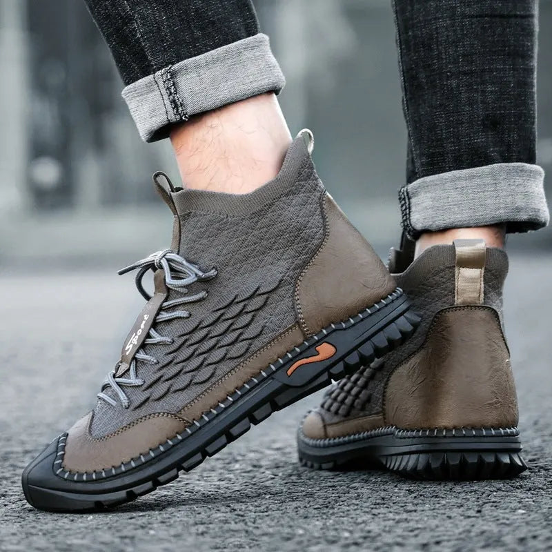 Men's casual flying weave upper round toe shoes in black for outdoor driving and hiking