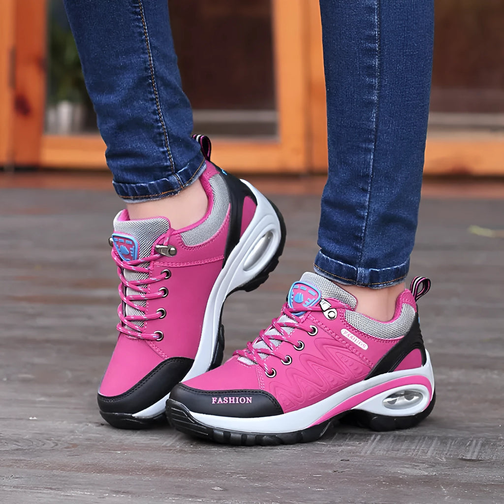 Non-slip waterproof hiking shoes with synthetic leather upper and mesh lining